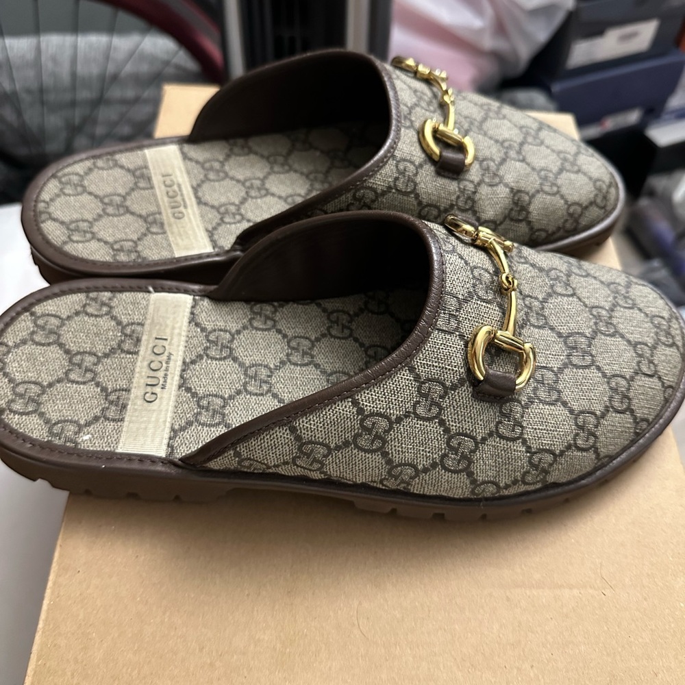 Gucci Monogram Horsebit Sandals 655571 

size 8.5